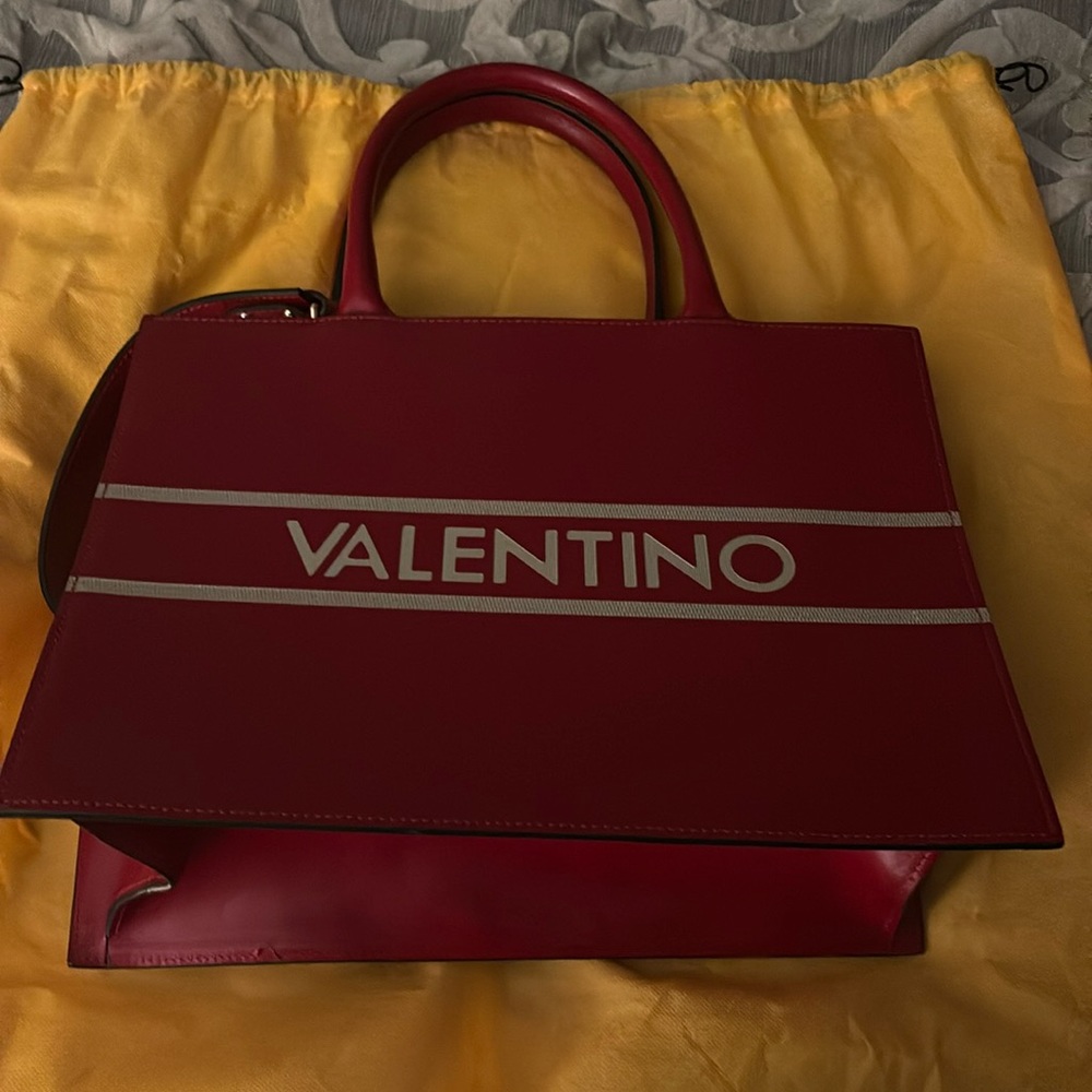 Rarely Worn Valentino Purse